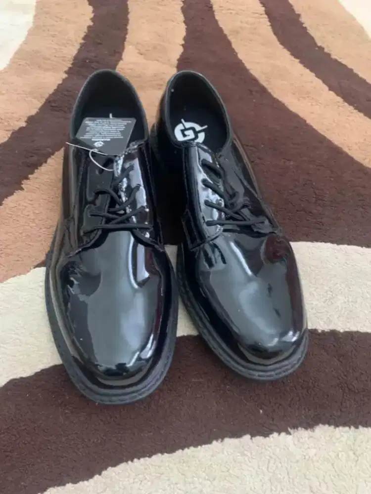 Dijual sepatu kerja kondisi baru