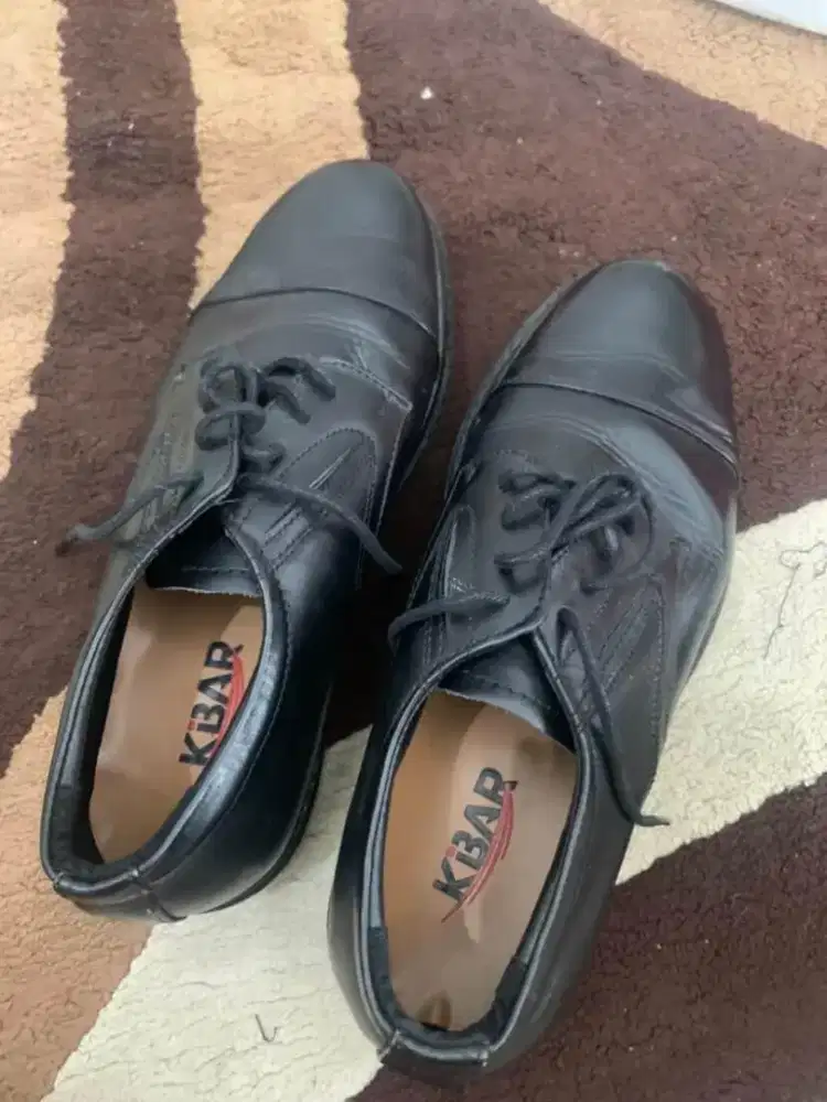Dijual sepatu kerja baru