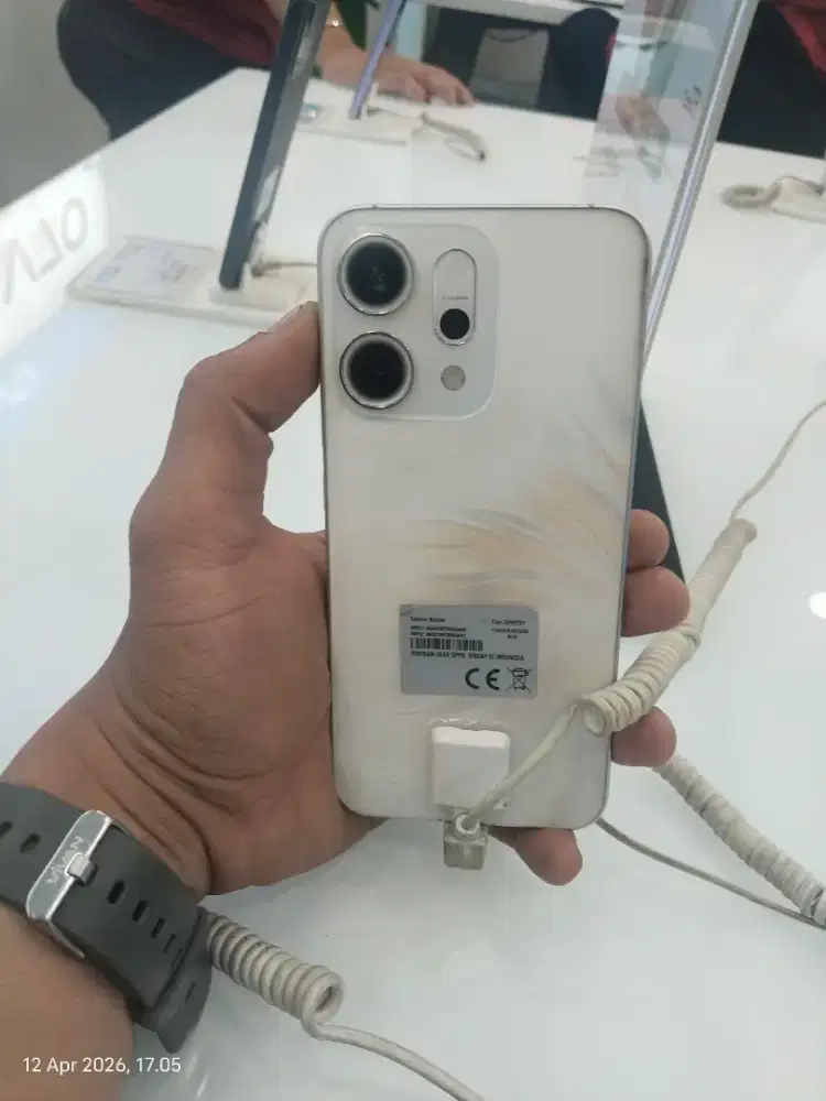 Oppo Reno 15 5G, Cicilan 0% tanpa DP, Syarat cukup KTP