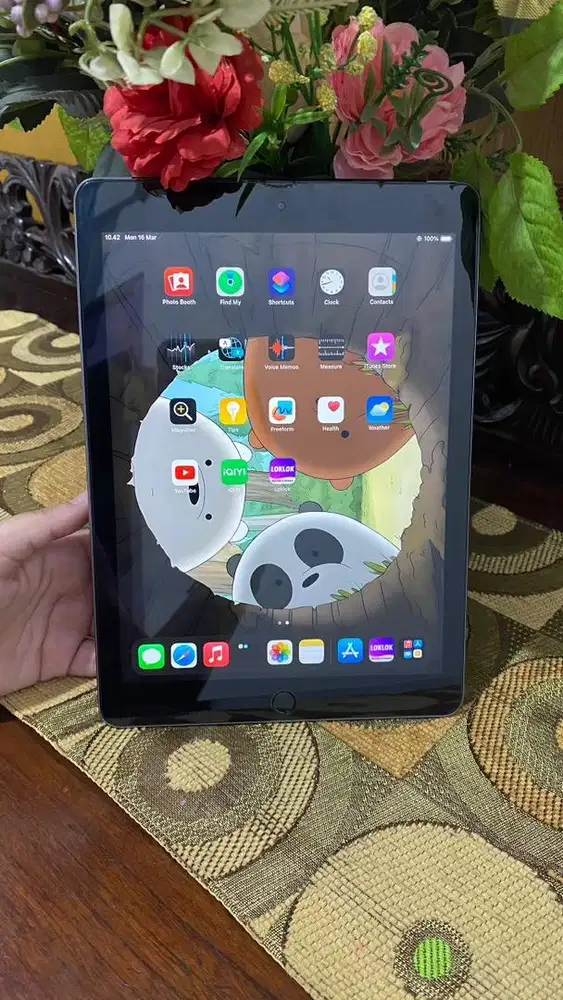 IPAD GEN 6 (128GB + CHARGER)