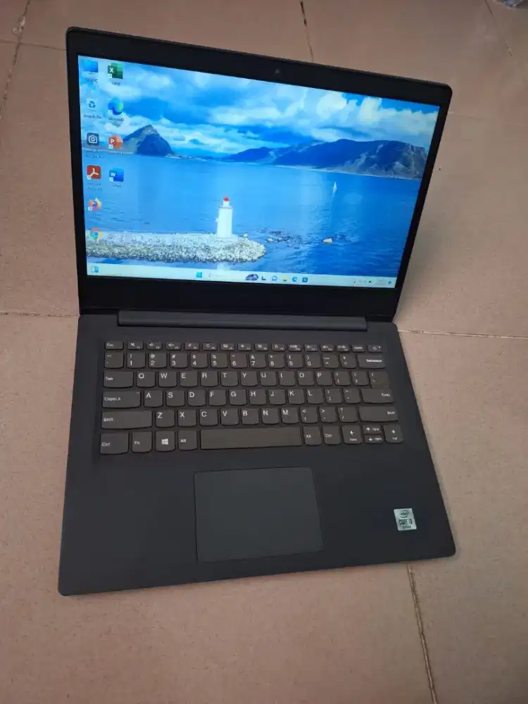 Bismillah dijual laptop Lenovo core i3 gen 10
