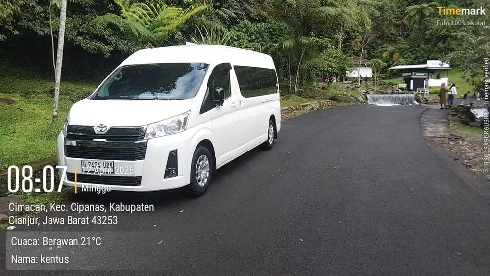 Sewa mobil hiace premio - comutter - luxury murah di jakarta