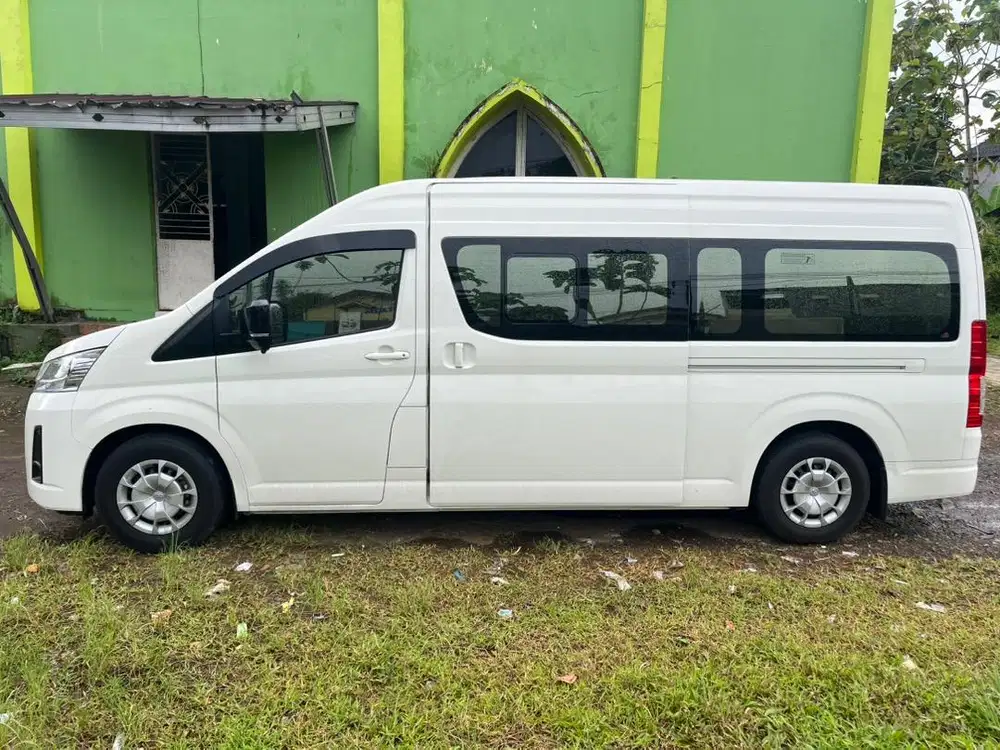 Sewa mobil hiace premio luxury comutter dalam kota luar jakarta murah