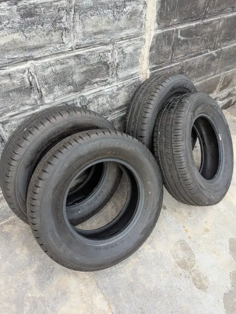 Ban Dunlop SP Touring 195/70 R14 Like New