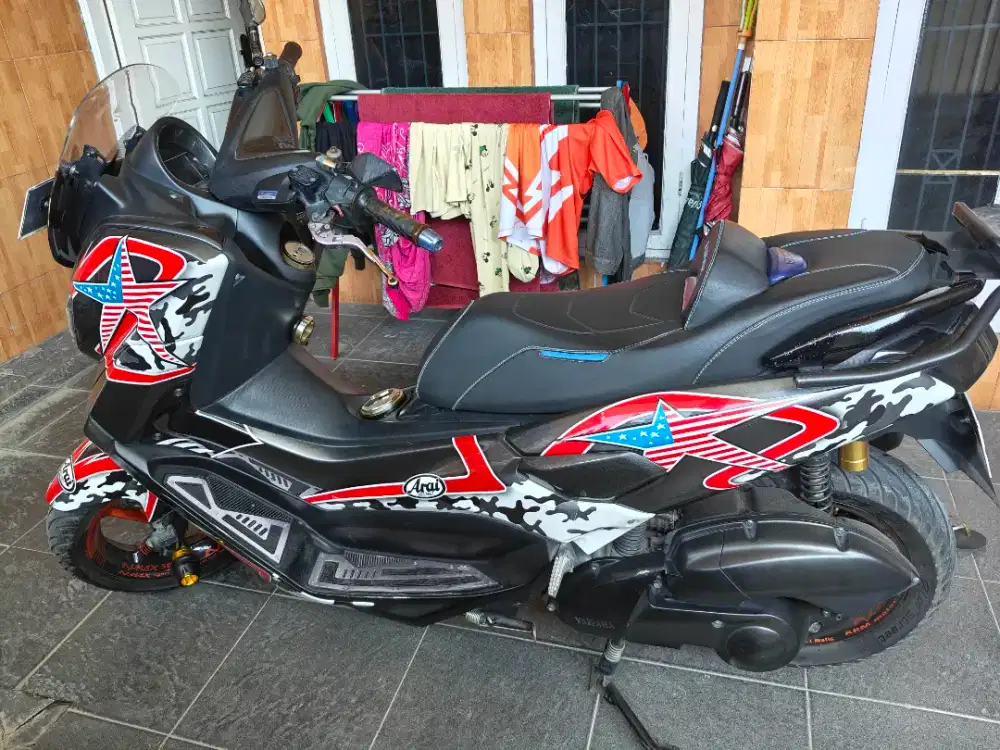 Nmax old 2019 warna hitam