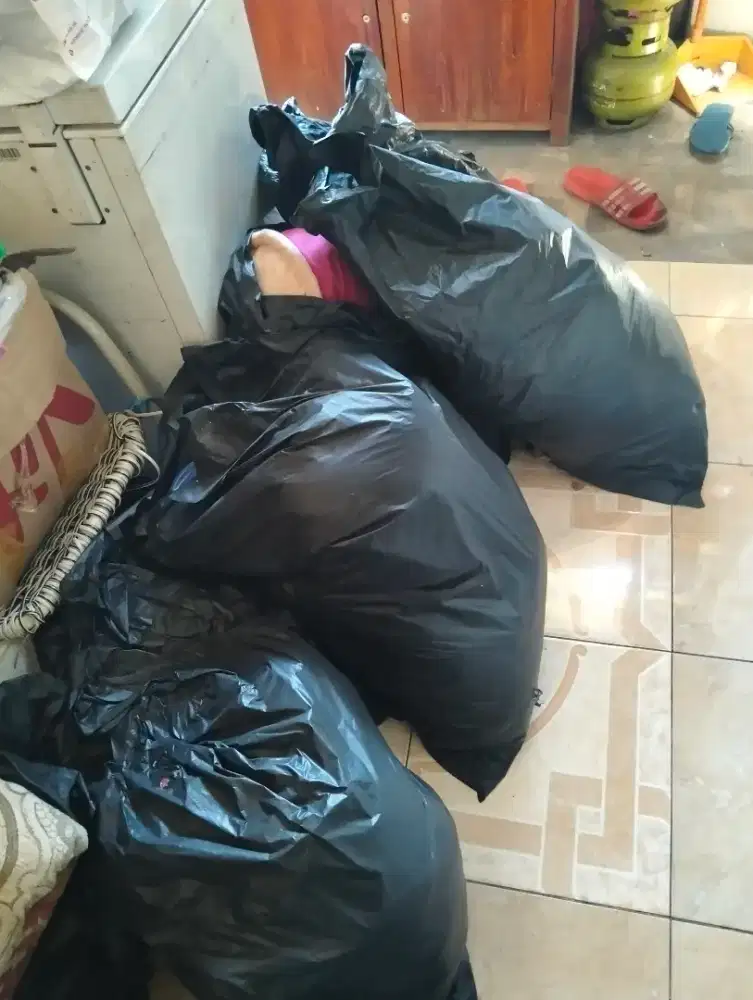 Baju layak pakai wanita dewasa dan anak anak