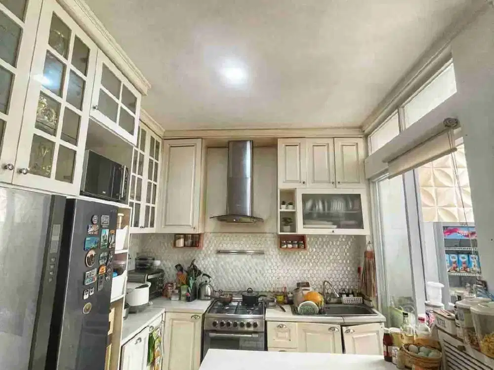 Dijual Rumah Bagus2 Lt di Cluster Jatinegara Jakarta Timur