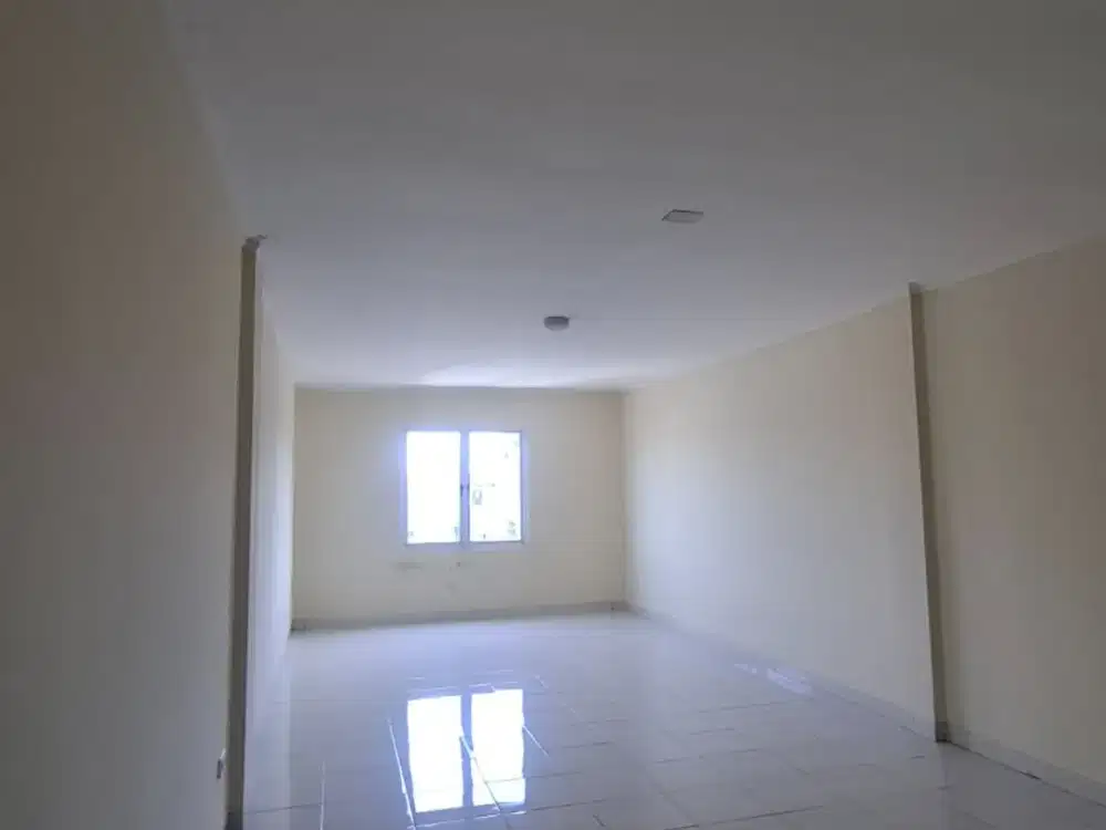 RUKO MURAH 2 LANTAI HADAP JALAN BOULEVARD KOTA WISATA CIBUBUR JAKARTA TIMUR