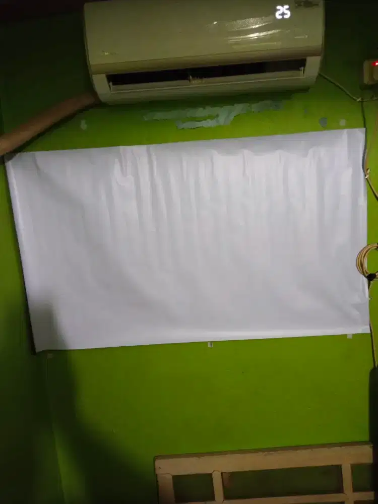 Layar Proyektor Bahan Vinyl Blackout Ukuran 60 inch