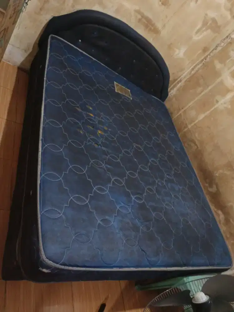 DIJUAL TEMPAT TIDUR DIPAN UKURAN 180x200
