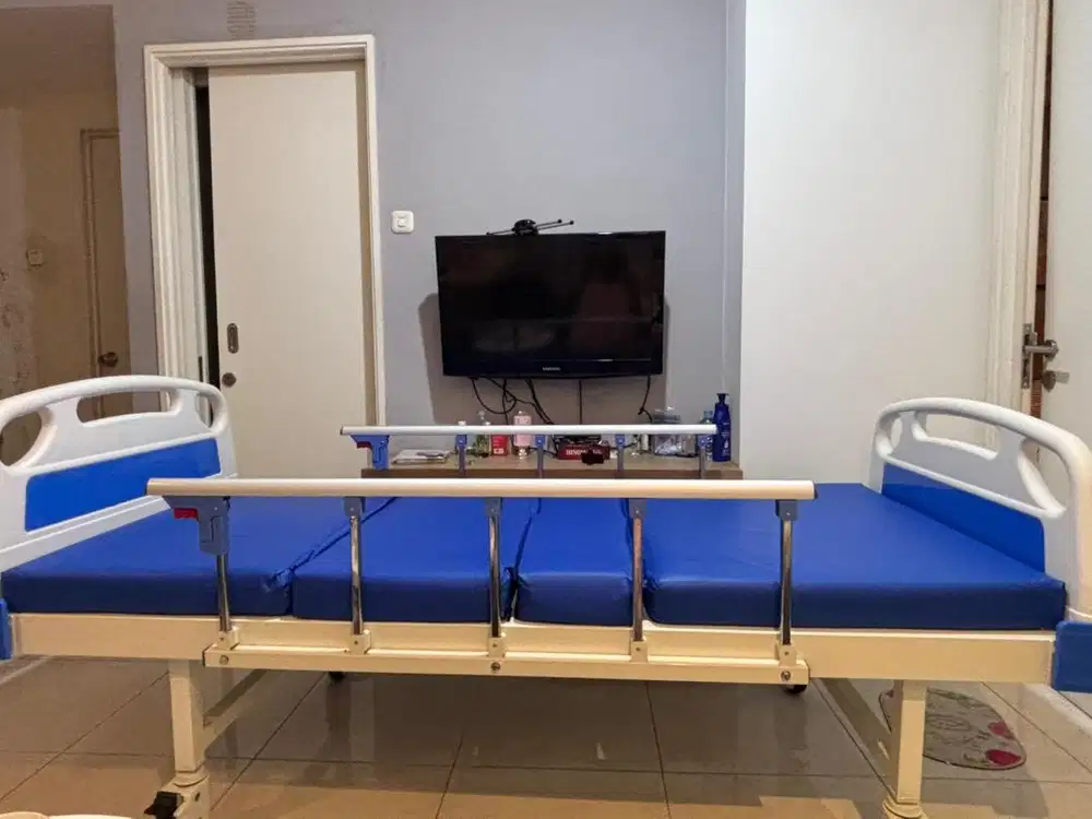 Bed Pasien 2 Crank Sella
