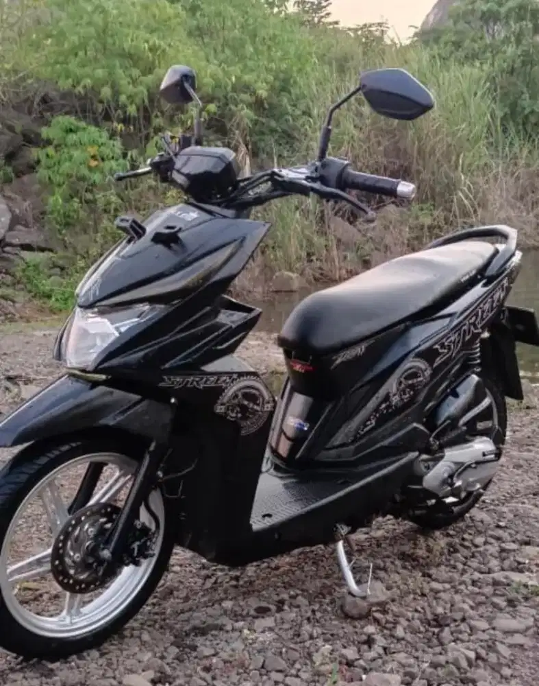 Dijual motor beat streat