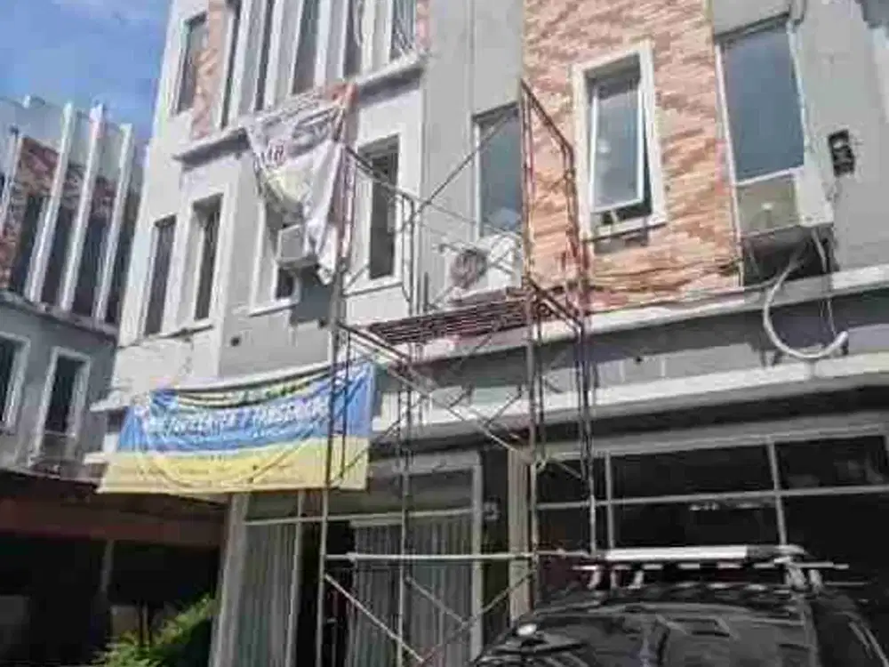 Dijual Ruko 3 lantai di pasar modernland hadap jalan raya