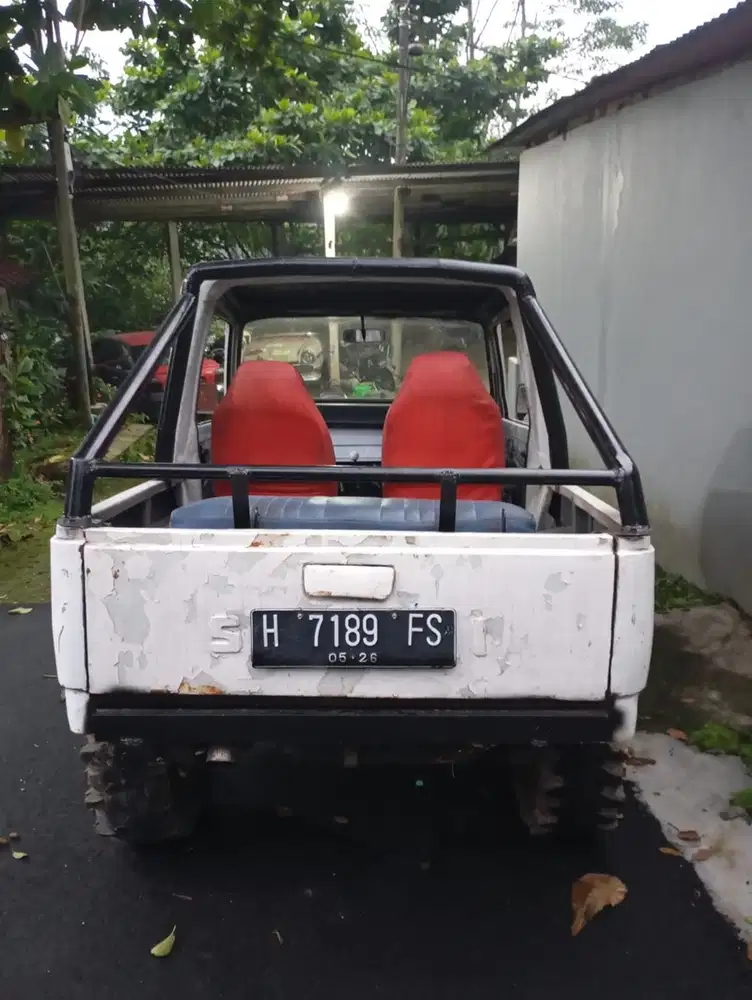 Suzuki Jimny 2000 Bensin