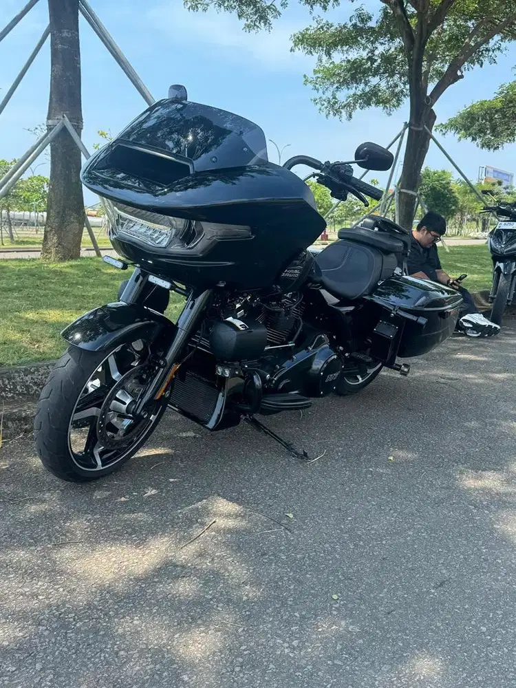 HD-ROAD GLIDE NEW MODEL 2024