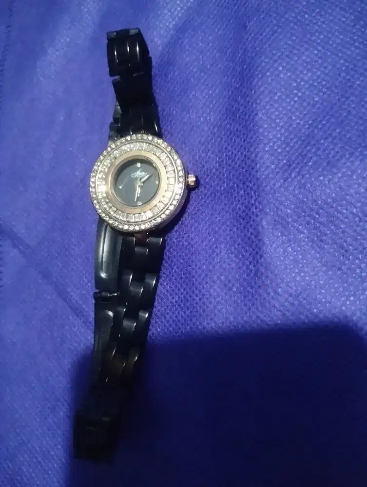 Jual jam tangan wanita Jhon Marie  warna hitam