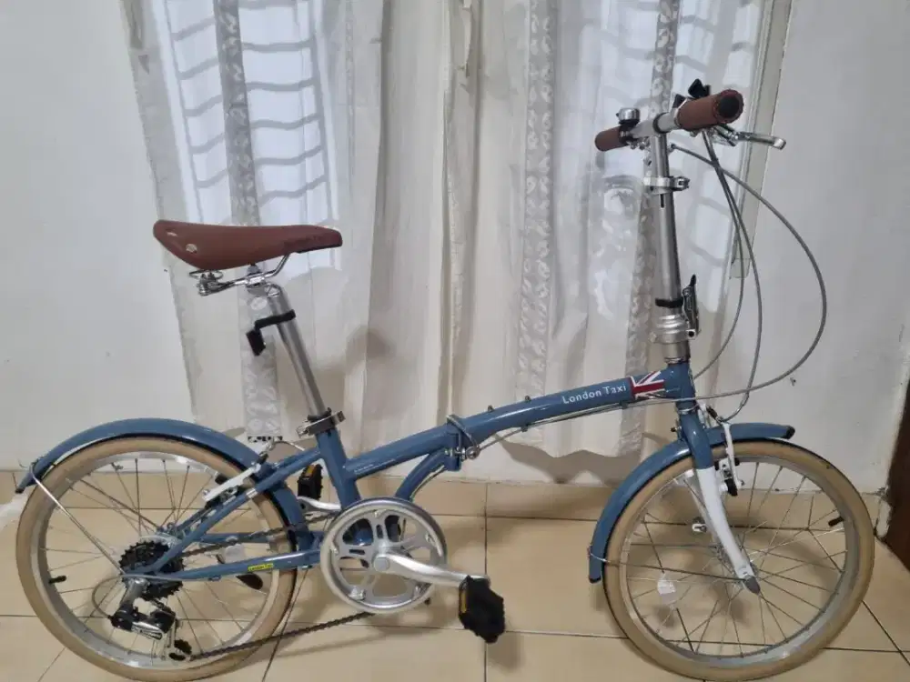 Sepeda lipat London Taxi