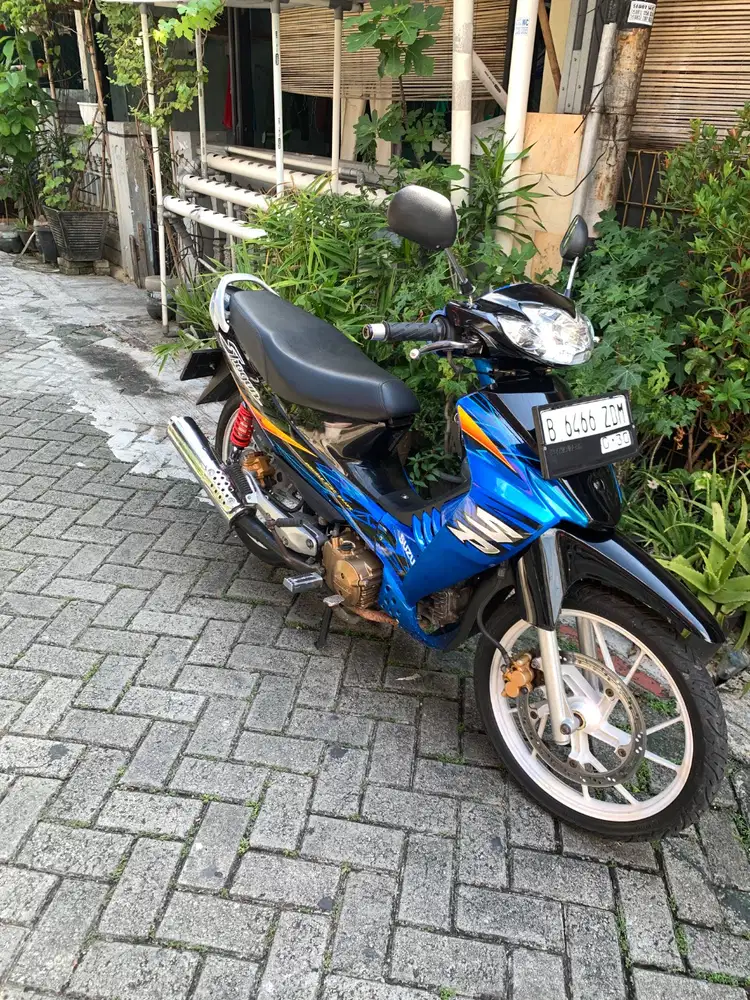 Suzuki shogun sp hitam biru
