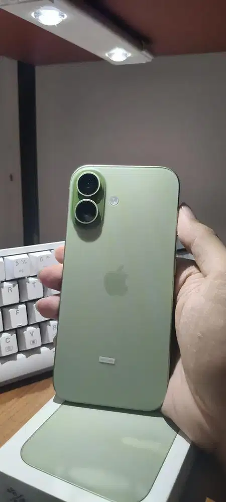 Iphone 17 green sage 256gb Ibox Garansi on panjang