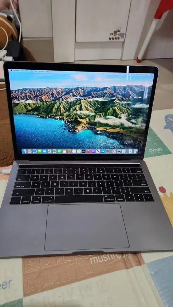 Apple Macbook Pro Touch Bar Core i5 512gb Mantap CC 248