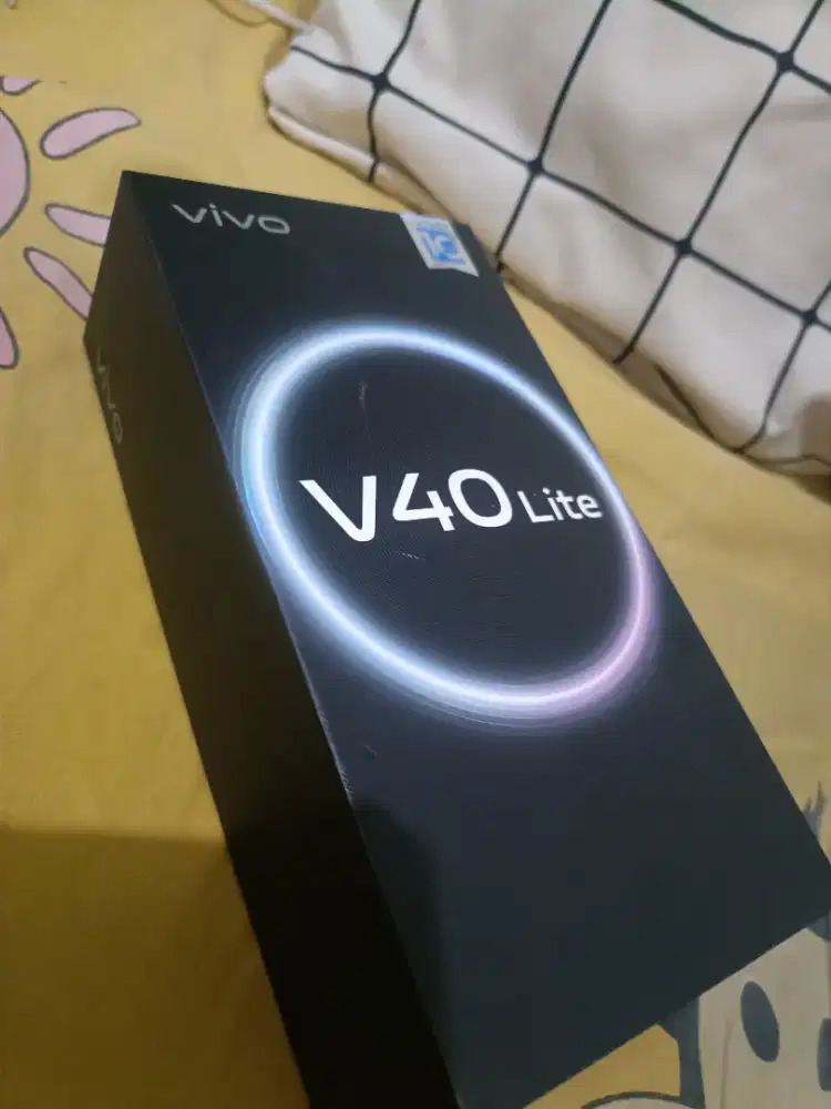 Vivo v40 lite grey