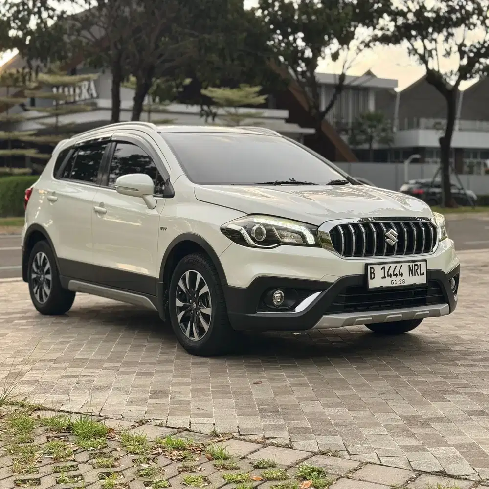 ODO 15 Ribu KM Suzuki SX4 S-Cross Matic 2017 Putih SCross AT S Cross