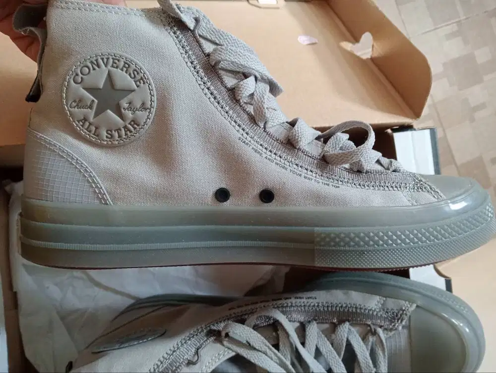 Sepatu Converse Baru