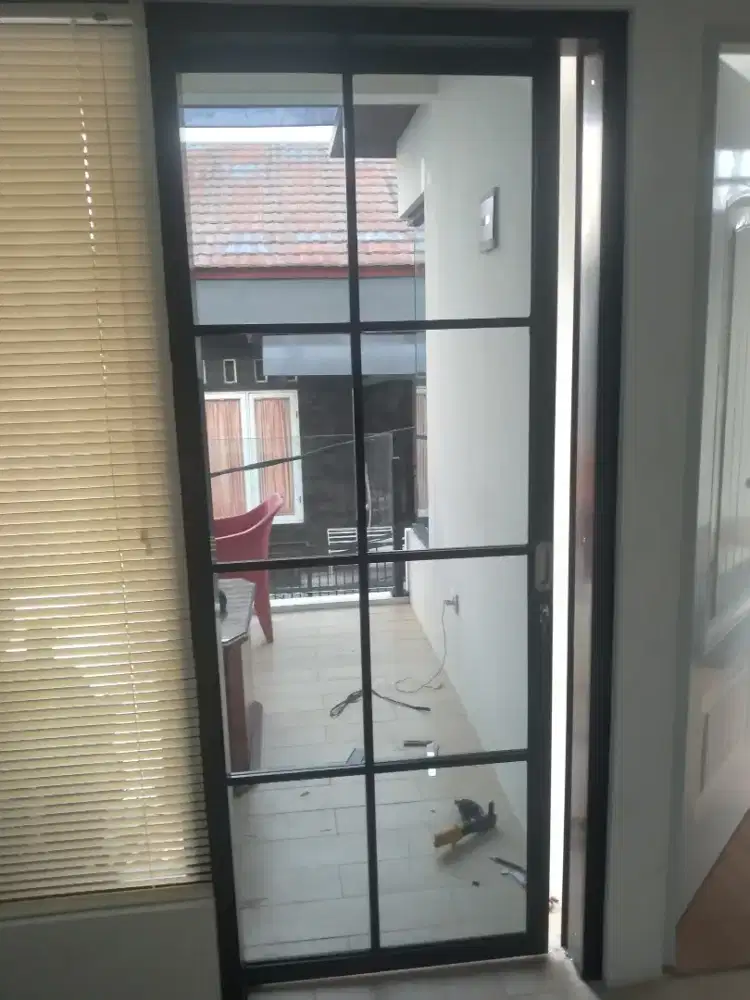 Pintu geser aluminium ornamen T210cm L90cm harga plus pasang 2,45 jt