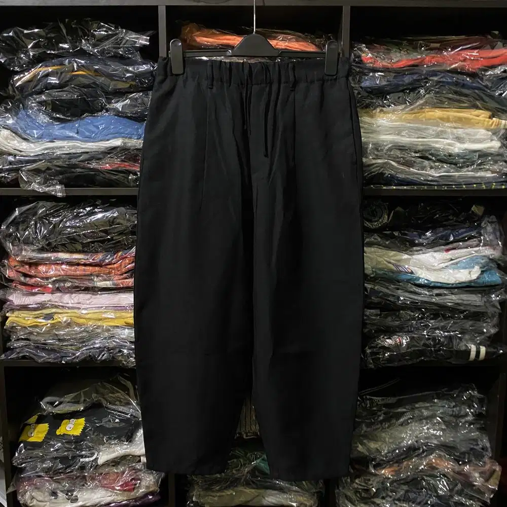 Celana baggy GU - Size M fit 34 - pants formal hitam