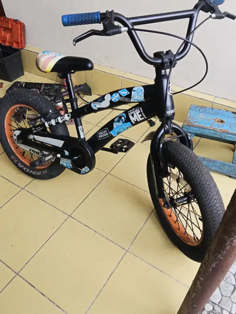 Sepeda BMX 16 inchi ban Jumbo