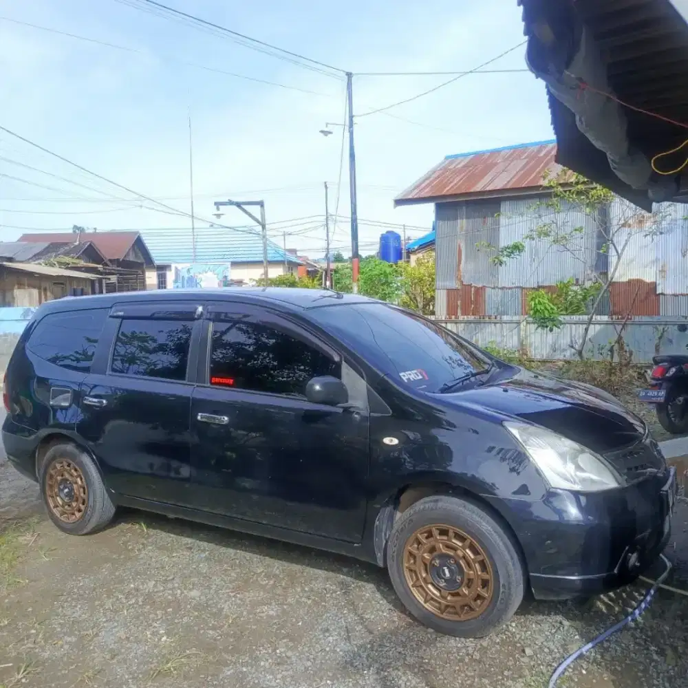 Nissan Grand Livina xv 1.5