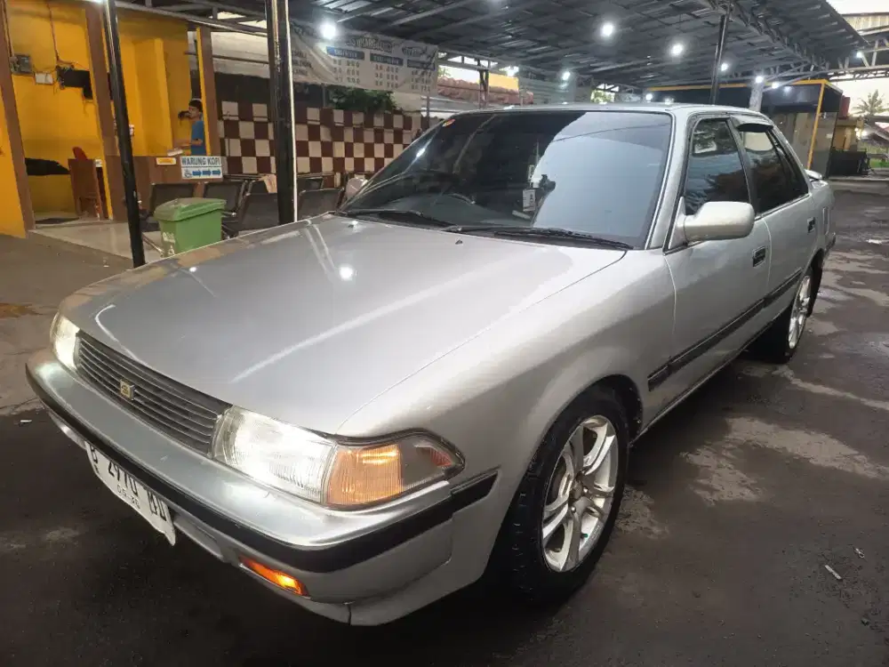 Toyota corona 1,5 M/T silver