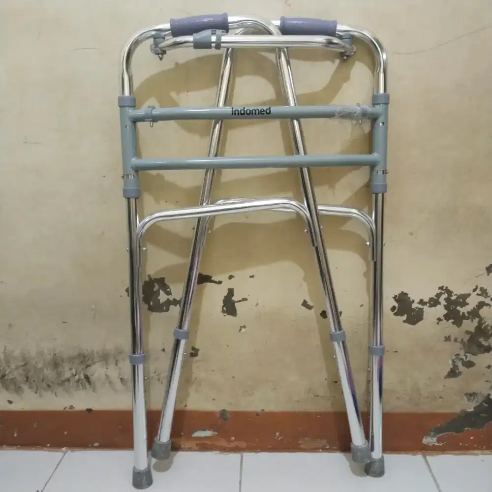 Walker Alat Bantu Jalan Lansia / Fisioterapi Paska Laka. Pulogebang