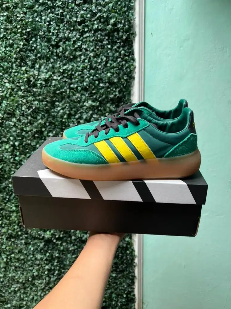 Sepatu adidas barreda decode