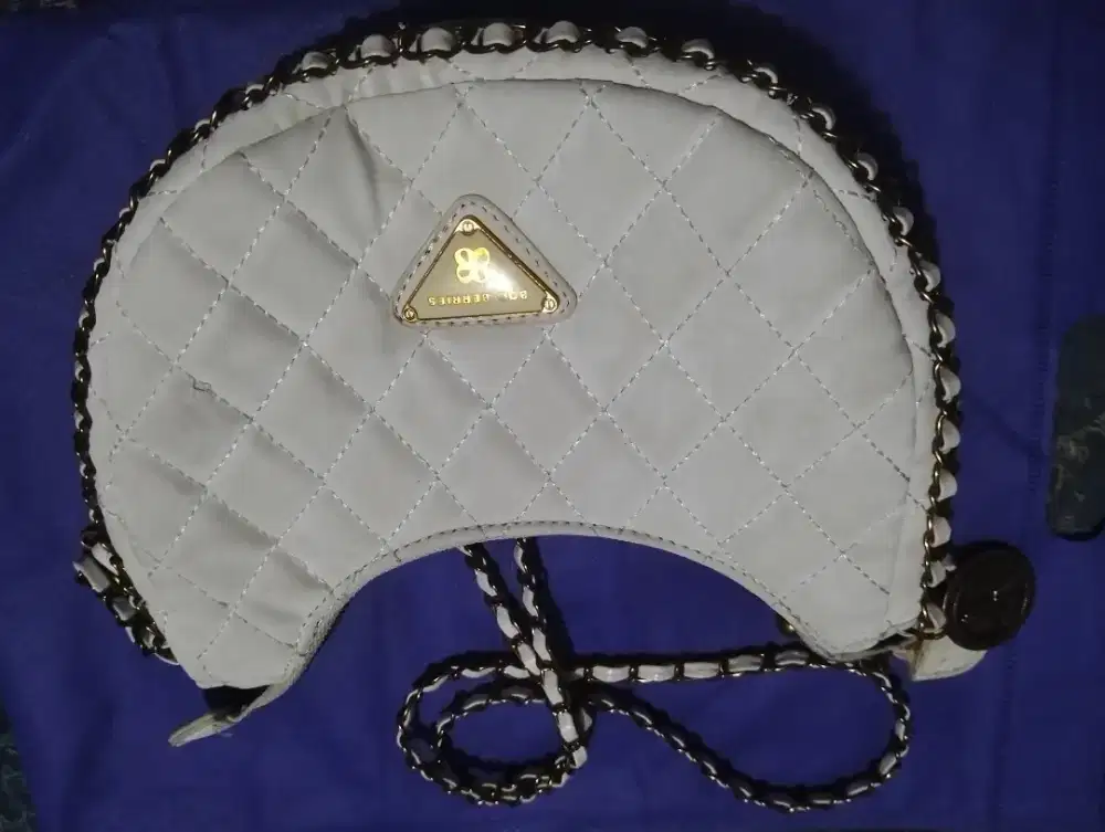 Tas selempang wanita