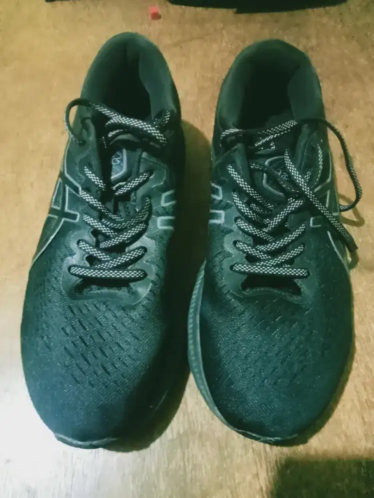 Jual aja sepatu olahraga voly/joging size 44 cuma pemakaian 3x