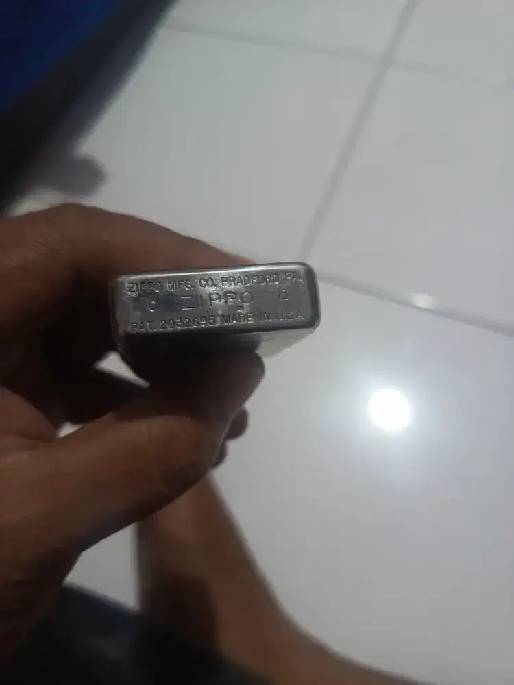Korek Zippo type PAT 2032695