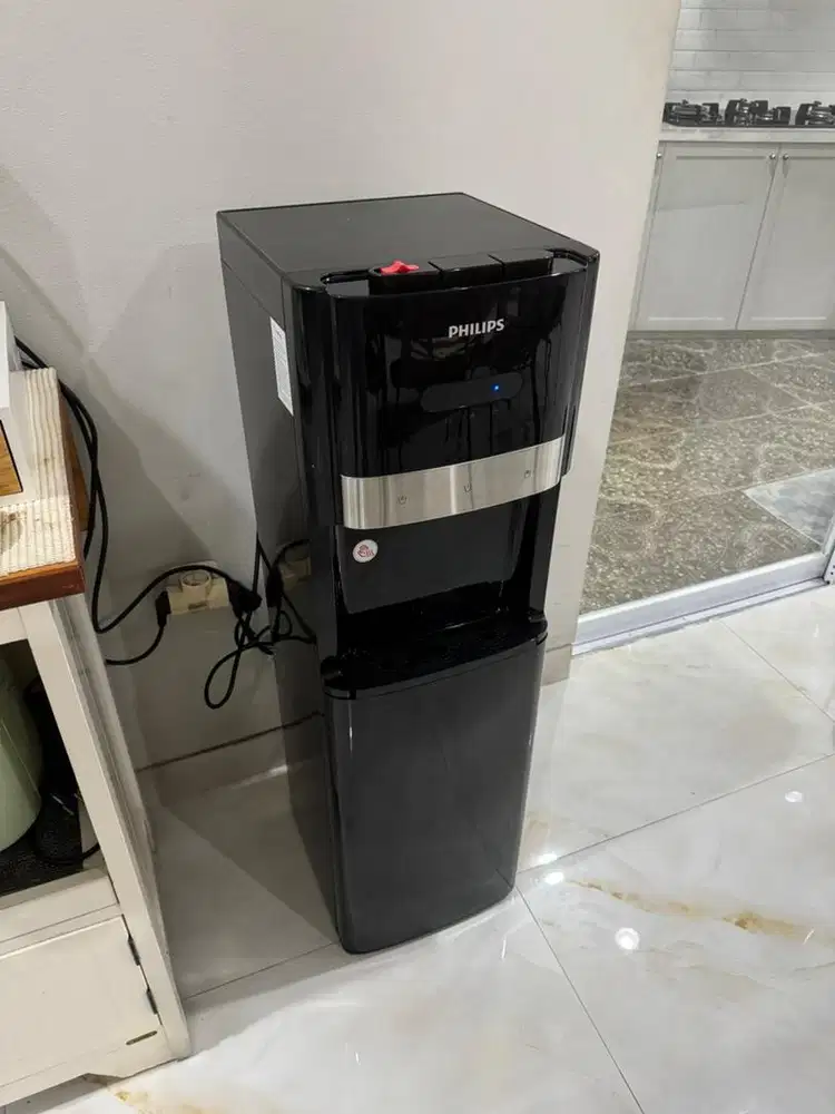 Dijual dispenser baru dipakai sehari , masih sangat baru