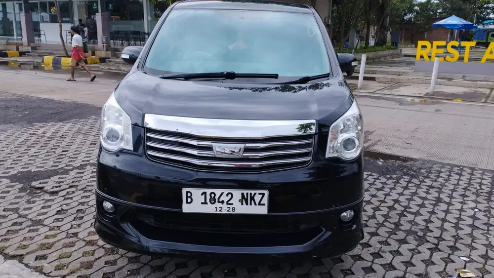 Toyota Nav1 2013 Bensin