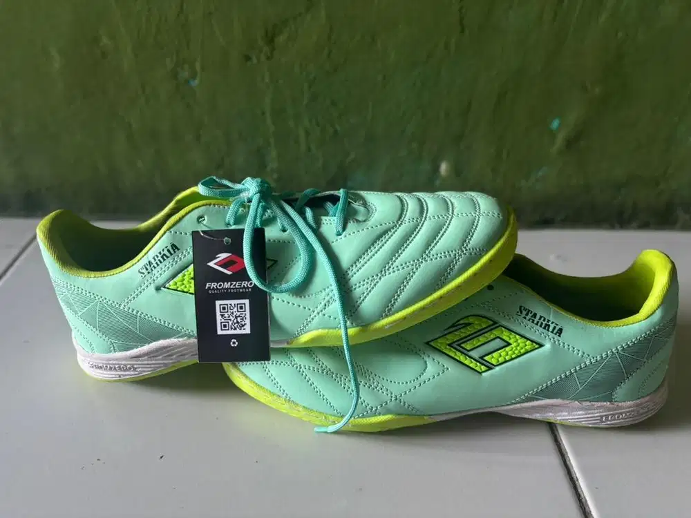 Sepatu futsal merek fromzero
