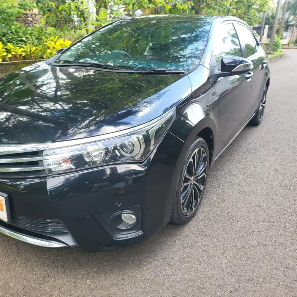Toyota Altis 1.8 V AT 2015 Hitam