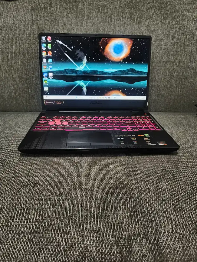 Asus Tuf Gaming A15
Keyboard RGB 
AMD Ryzen 7
Ram 8 GB
SSD 512GB