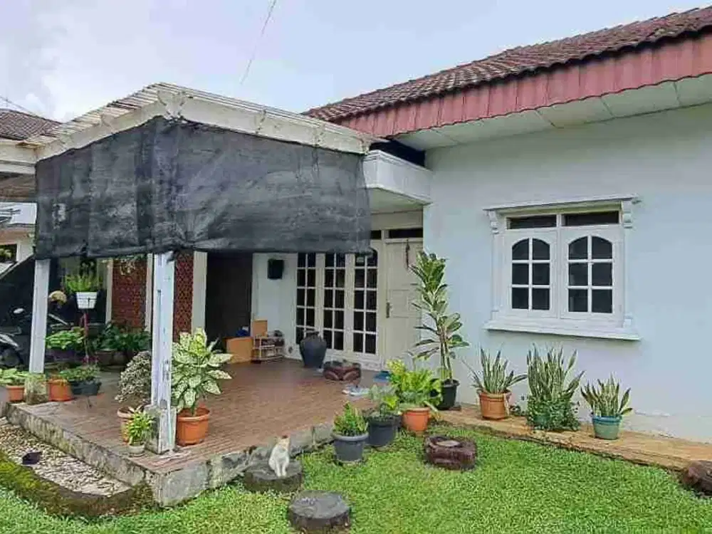 Dijual rumah luas dan strategis di Bogor Baru. Bogor Tengah.