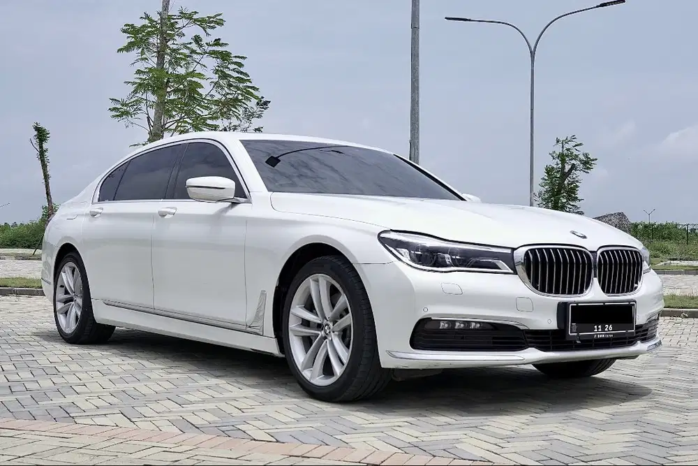 Termurah ! BMW G12 730Li Luxury ( Kondisi Siap Pakai SANGAT TERAWAT )