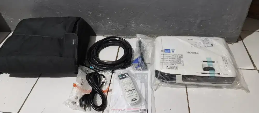 Proyektor Epson EB-X51