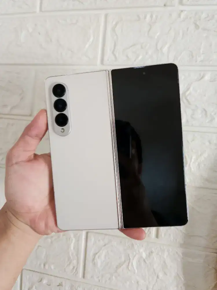 Samsung Z Fold 4 12/256gb Beige Resmi Sein (-minus layar dalam)