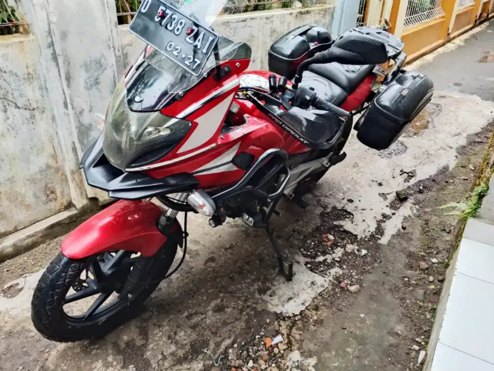 Bajaj Pulsar 220 Tahun 2011