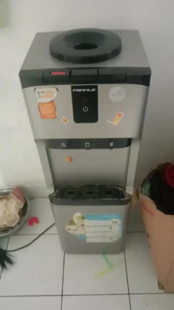 Panfila dispenser galon atas