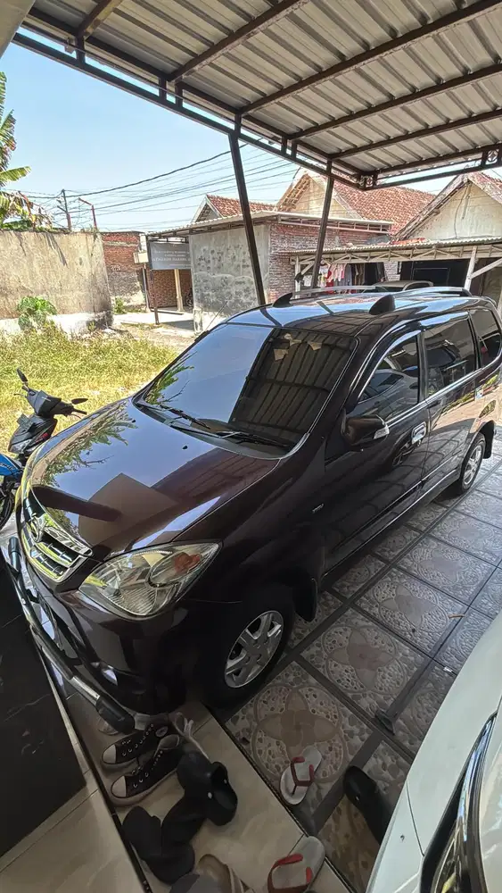 Daihatsu Xenia 2011 Bensin