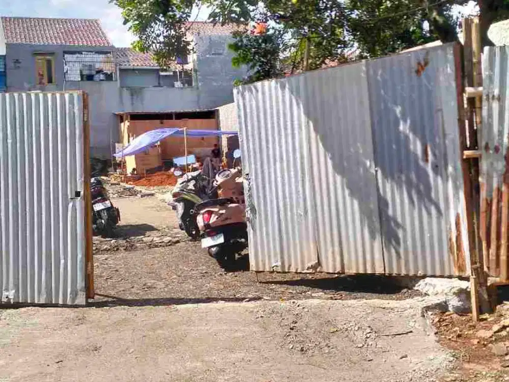 dijual rumah sedang tahap bangun di Srengseng sawah Jagakarsa Jaksel